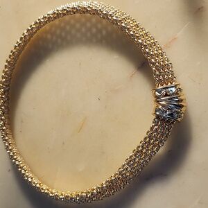 Elegant Gold Toned Mesh Chain Necklace